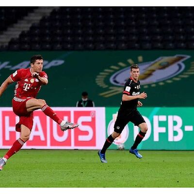 Светодиодный экран P8 с шагом пикселя 8 мм, яркостью 5000-6000 кд/м² и водонепроницаемостью IP65 для наружной рекламы