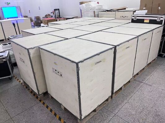 Наружный светодиодный дисплей с IP65 водонепроницаемым 960x960 мм Размер шкафа и яркость 4500-5500cd для высокой видимости